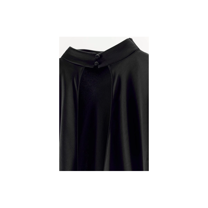 АТЛАСНОЕ ПЛАТЬЕ СО СБОРКАМИ