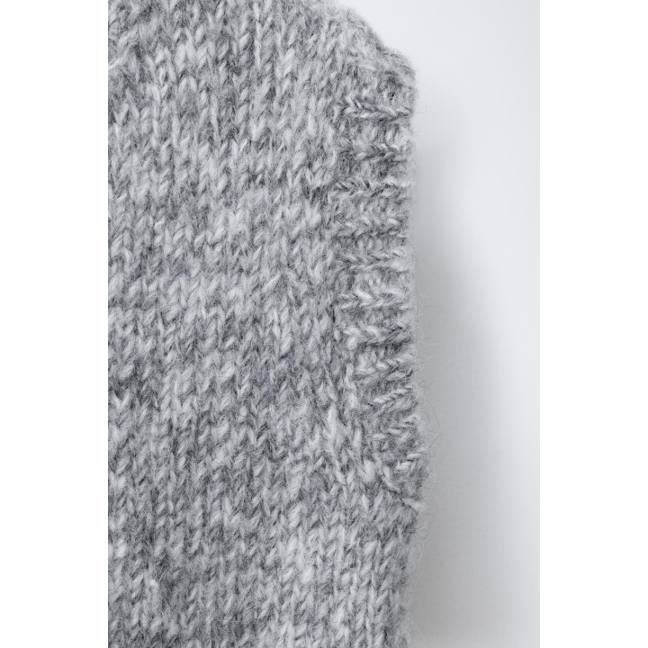 ТРИКОТАЖНЫЙ ЖИЛЕТ