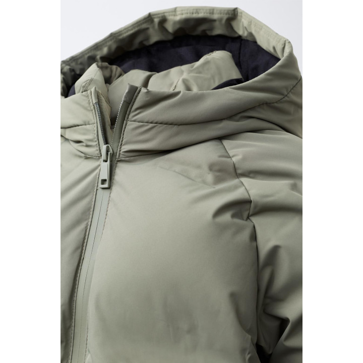 Пуховик с капюшоном, отталкивающий воду