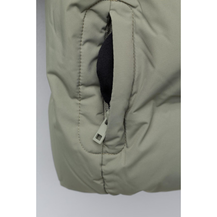 Пуховик с капюшоном, отталкивающий воду