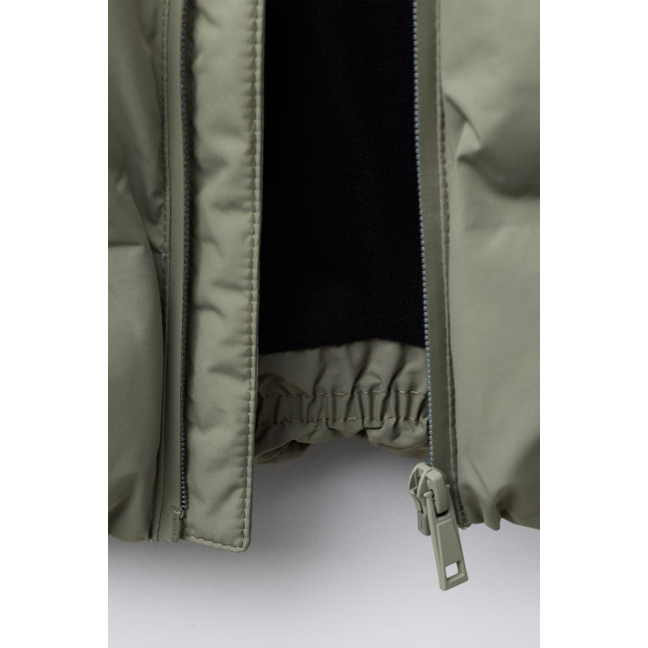 Пуховик с капюшоном, отталкивающий воду