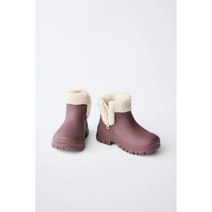 Варежки и ботинки с искусственным мехом