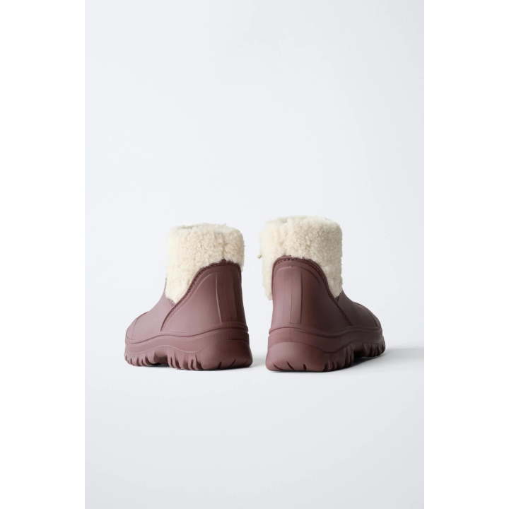 Варежки и ботинки с искусственным мехом