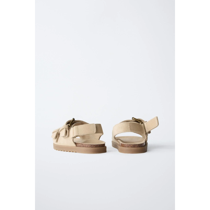 КОЖАНЫЕ САНДАЛИИ С ПРЯЖКАМИ