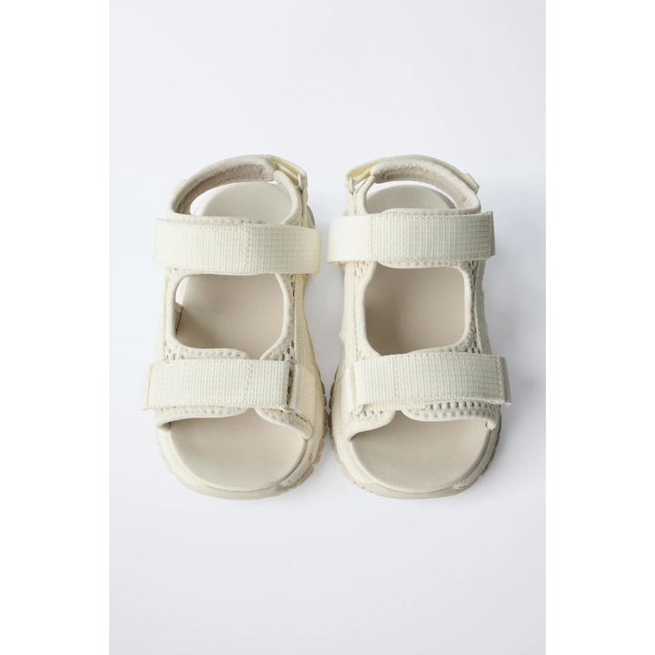 САНДАЛИИ ИЗ ВЫСОКОТЕХНОЛОГИЧНОЙ ТКАНИ