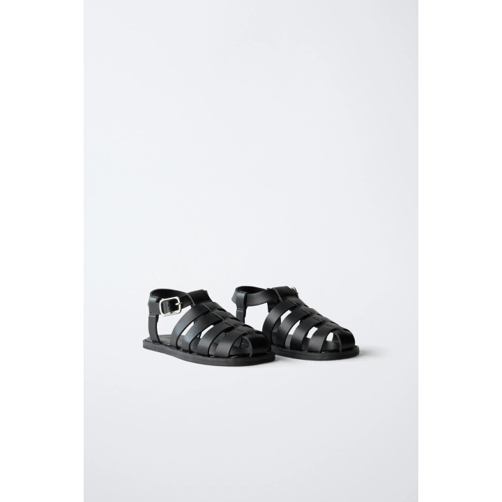 БОСОНОЖКИ С ПРЯЖКАМИ