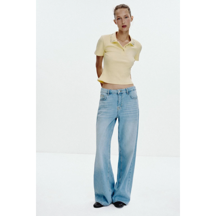 ПОЛО В РУБЧИК С ВОРОТНИКОМ, ДЕКОРИРОВАННЫМ ДРАГОЦЕННОСТЯМИ