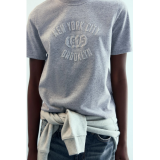 ФУТБОЛКА С БЛЕСТЯЩИМ ТЕКСТОМ