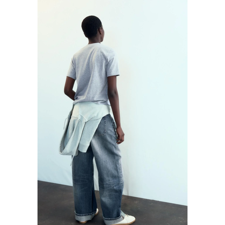 ФУТБОЛКА С БЛЕСТЯЩИМ ТЕКСТОМ