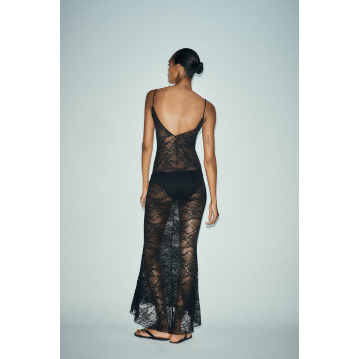 ДЛИННОЕ КРУЖЕВНОЕ ПЛАТЬЕ