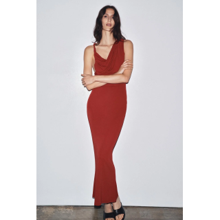 ДЛИННОЕ ПЛАТЬЕ СО СБОРКАМИ