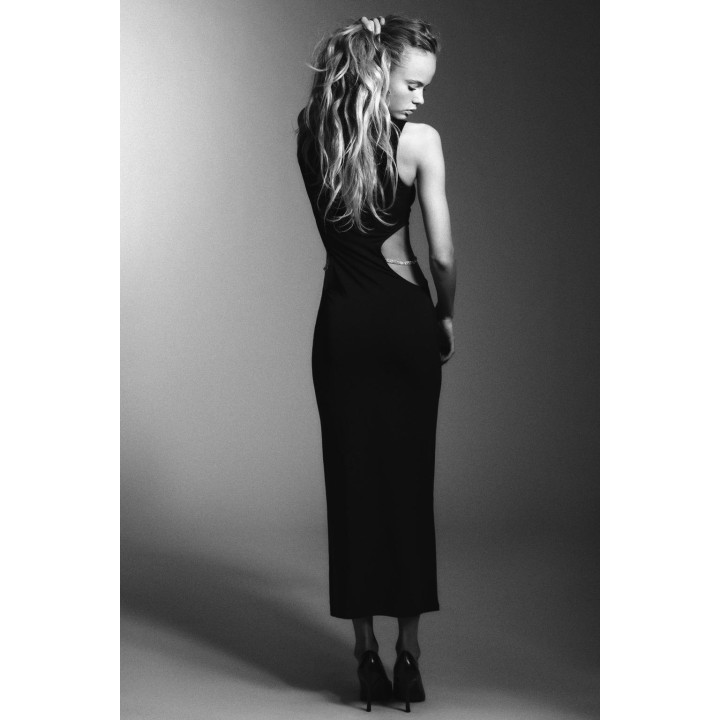 ПЛАТЬЕ С ВЫРЕЗОМ И СТРАЗАМИ