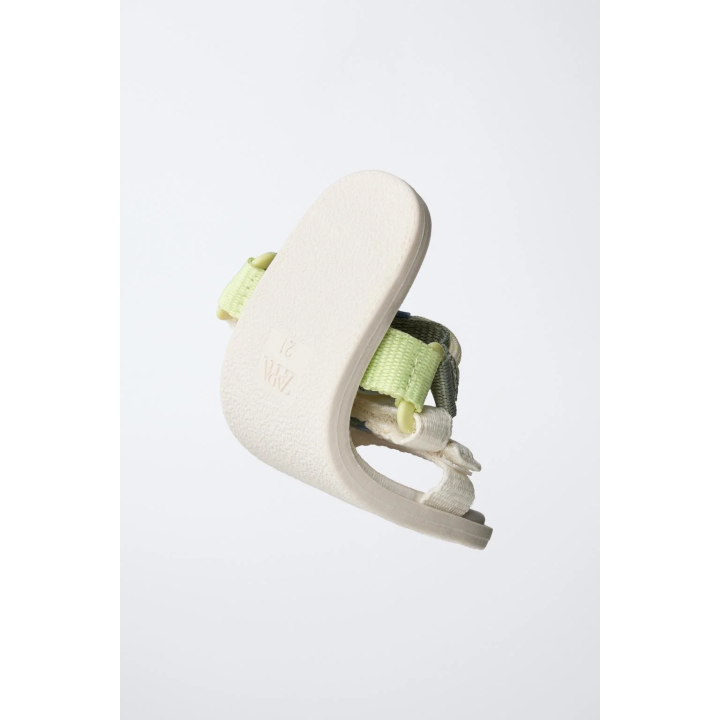 Босоножки технические на липучках