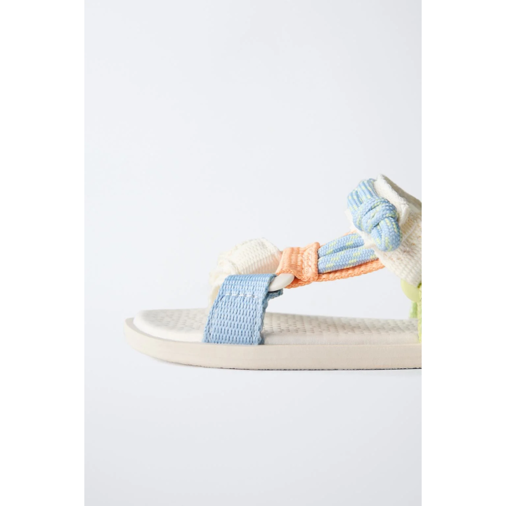 Босоножки технические на липучках