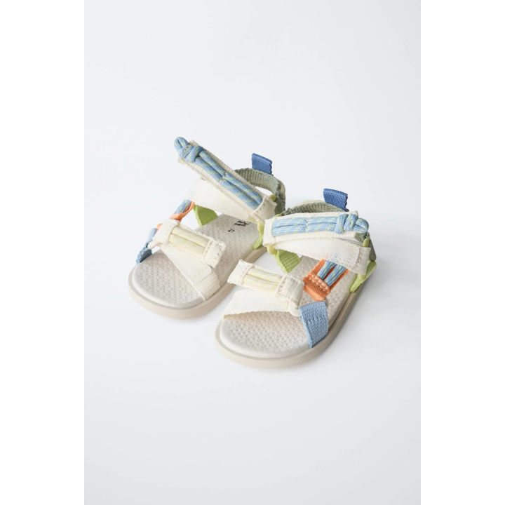 Босоножки технические на липучках