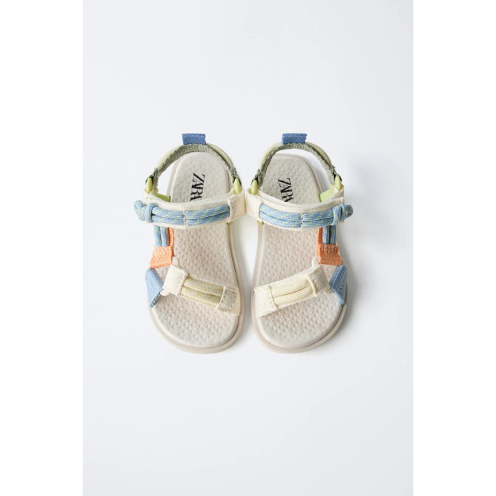 Босоножки технические на липучках