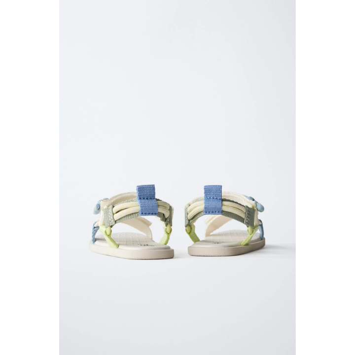 Босоножки технические на липучках