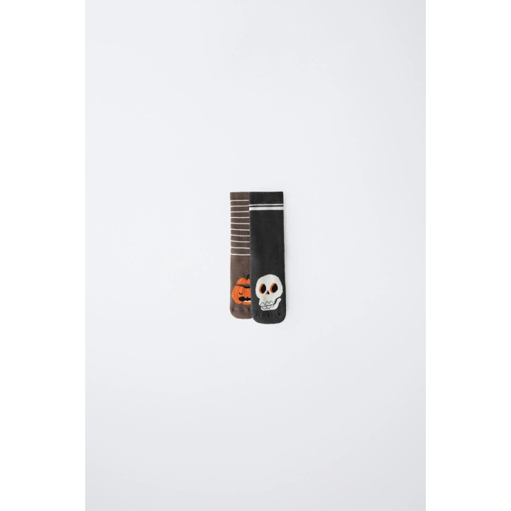 НАБОР ИЗ ДВУХ ПАР НОСКОВ С АНТИСКОЛЬЗЯЩИМ ПОКРЫТИЕМ, ТЫКВОЙ И ЧЕРЕПОМ