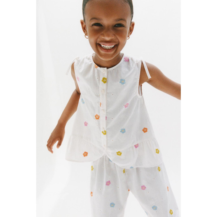 РУБАШКА ИЗ ПОПЛИНА С ВЫШИВКОЙ В ВИДЕ ЦВЕТОВ