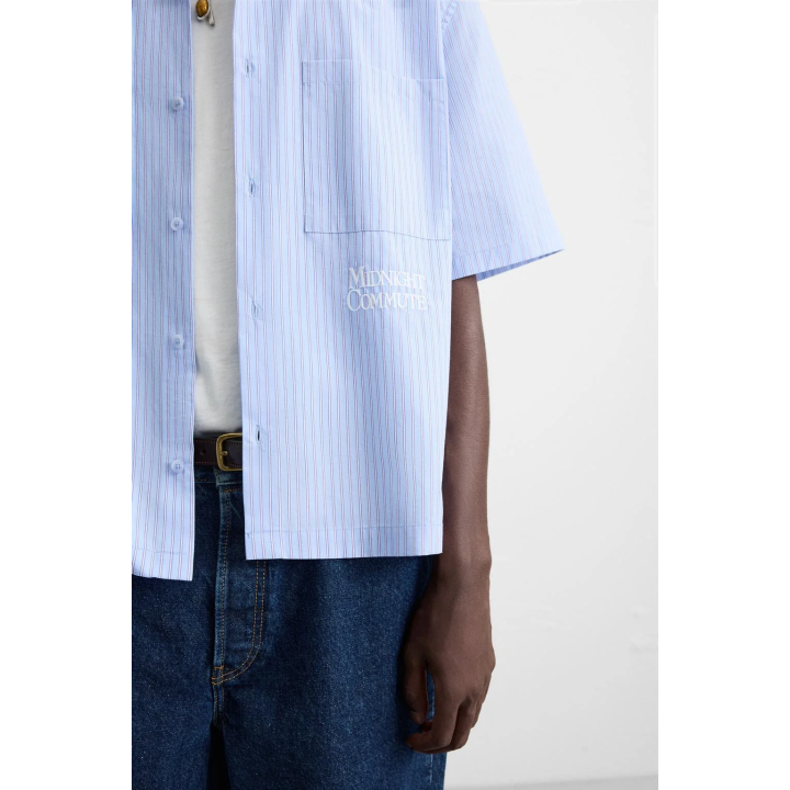 РУБАШКА В ПОЛОСКУ С ТЕКСТОМ