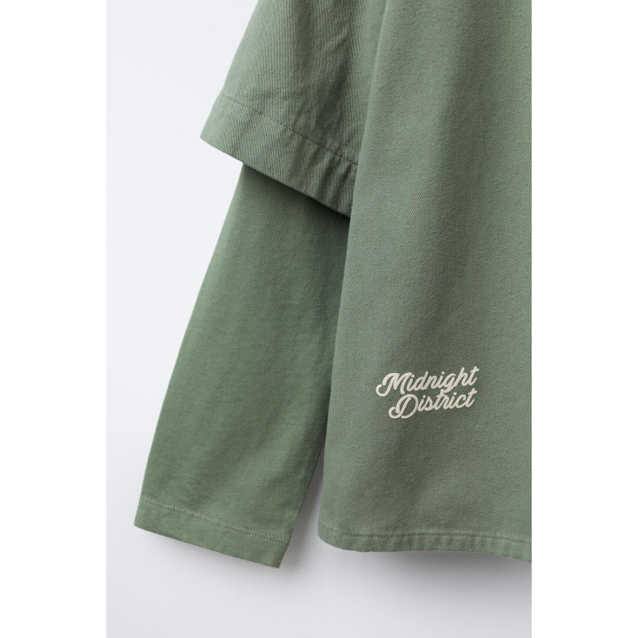 РУБАШКА С ДВОЙНЫМИ РУКАВАМИ И НАШИВКОЙ