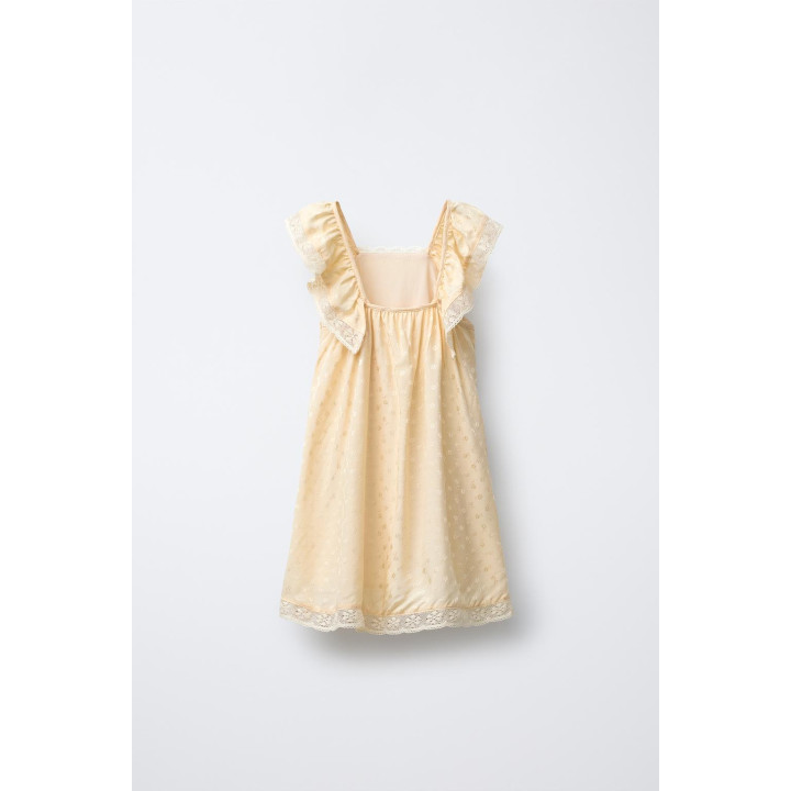 ЛЕГКОЕ ПЛАТЬЕ С ЖАККАРДОВОЙ ВСТАВКОЙ НА ГРУДИ