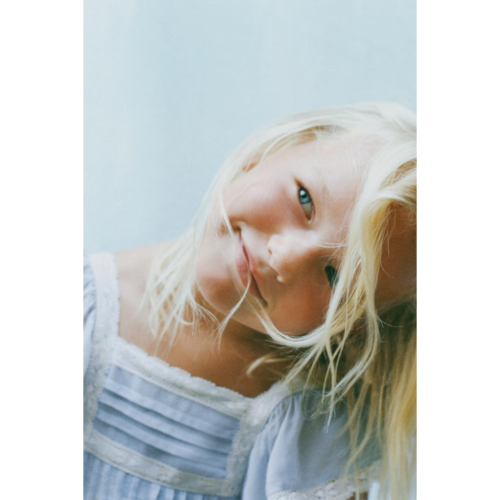 ПЛАТЬЕ С КРУЖЕВНОЙ ОТДЕЛКОЙ