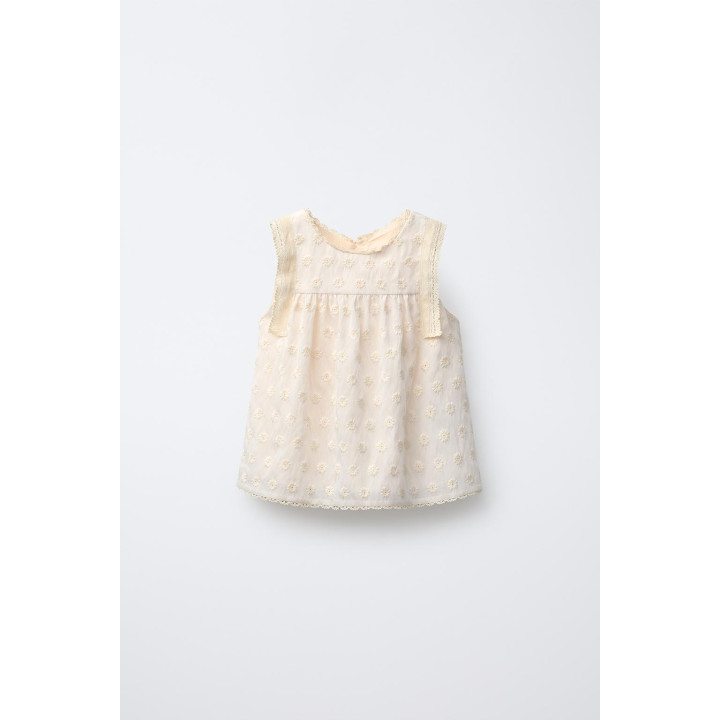 ТОП С ВЫШИВКОЙ И КРУЖЕВОМ