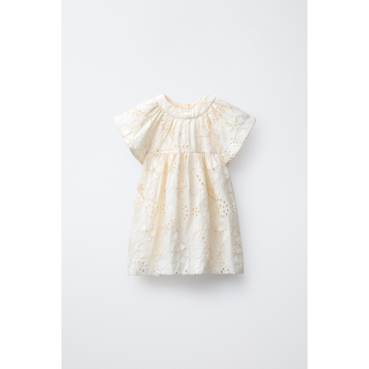 ПЛАТЬЕ ИЗ ОРГАНЗЫ С ВЫШИВКОЙ В ВИДЕ ЦВЕТОВ