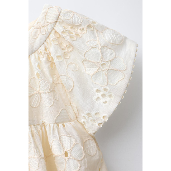 ПЛАТЬЕ ИЗ ОРГАНЗЫ С ВЫШИВКОЙ В ВИДЕ ЦВЕТОВ