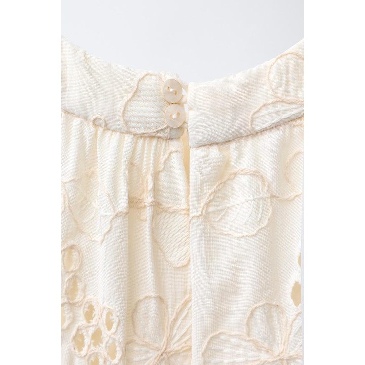 ПЛАТЬЕ ИЗ ОРГАНЗЫ С ВЫШИВКОЙ В ВИДЕ ЦВЕТОВ