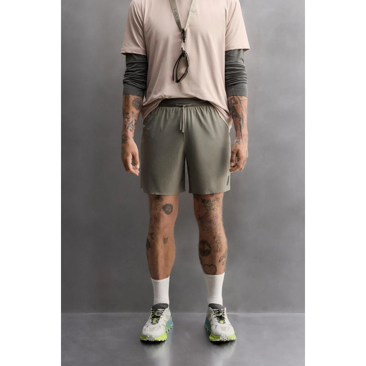 ЛЕГКИЕ ШОРТЫ С ПЕРФОРАЦИЕЙ