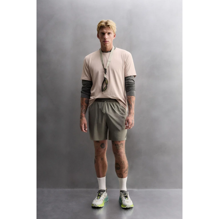 ЛЕГКИЕ ШОРТЫ С ПЕРФОРАЦИЕЙ