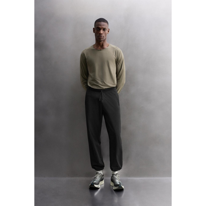 ТЕХНИЧНЫЕ БРЮКИ ДЛЯ ТРЕНИРОВОК