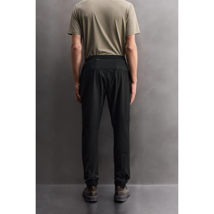 ЛЕГКИЕ БРЮКИ ИЗ ВЫСОКОТЕХНОЛОГИЧНОЙ ТКАНИ