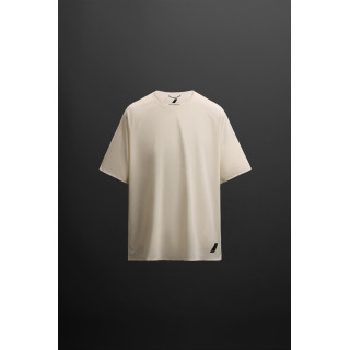 ФУТБОЛКА ИЗ РЕЛЬЕФНОЙ ТКАНИ С ПЕРФОРАЦИЕЙ