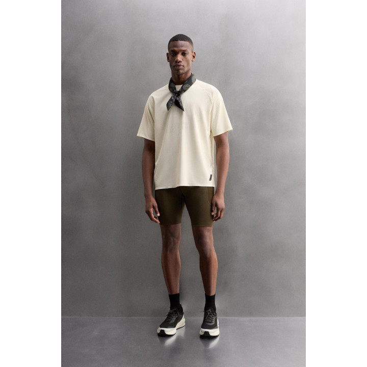 ФУТБОЛКА ИЗ РЕЛЬЕФНОЙ ТКАНИ С ПЕРФОРАЦИЕЙ