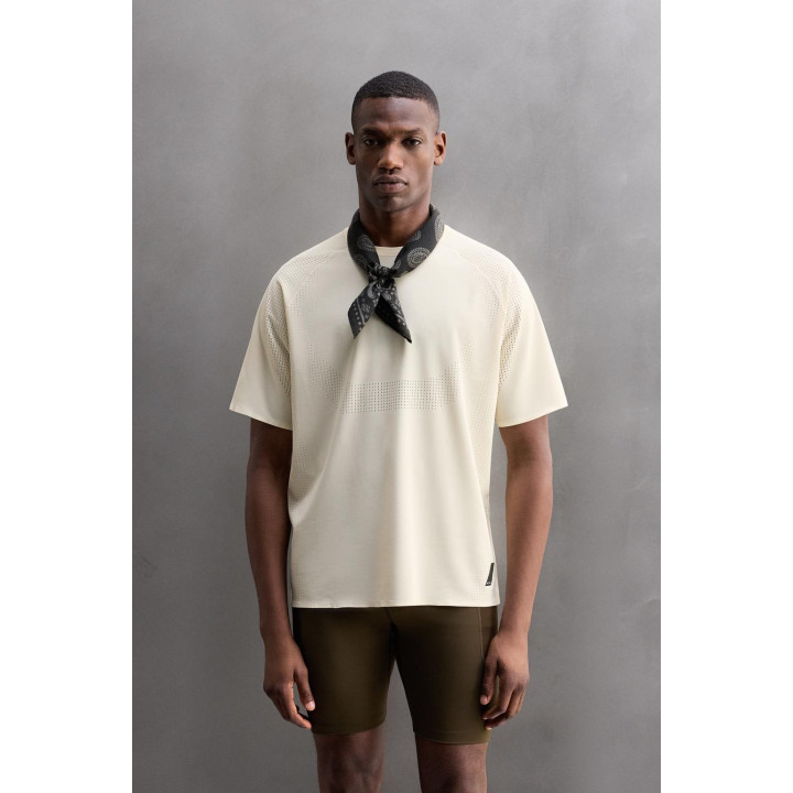 ФУТБОЛКА ИЗ РЕЛЬЕФНОЙ ТКАНИ С ПЕРФОРАЦИЕЙ