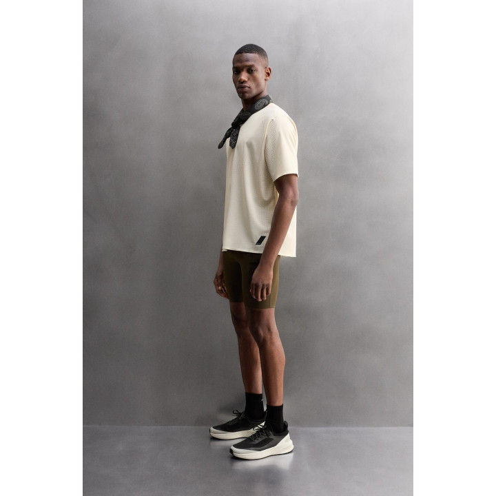 ФУТБОЛКА ИЗ РЕЛЬЕФНОЙ ТКАНИ С ПЕРФОРАЦИЕЙ