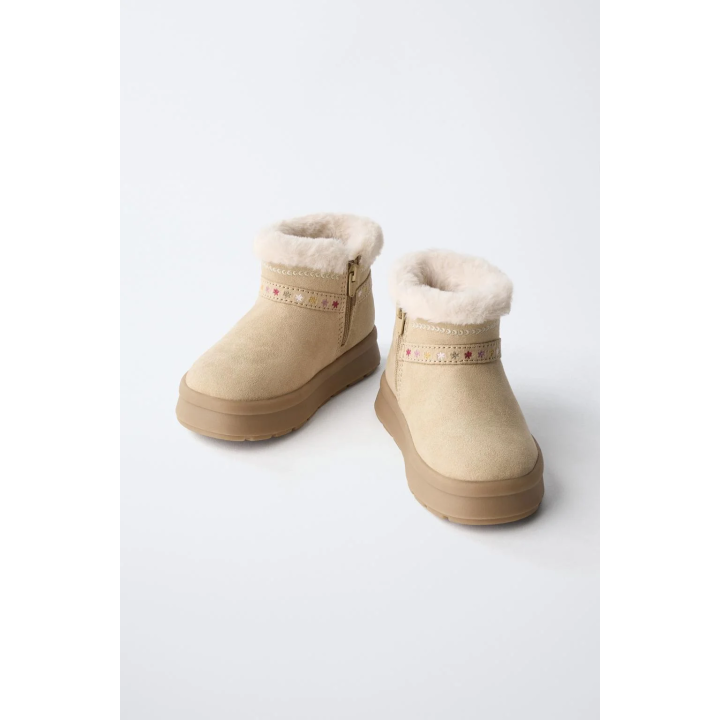 Сапоги с вышивкой