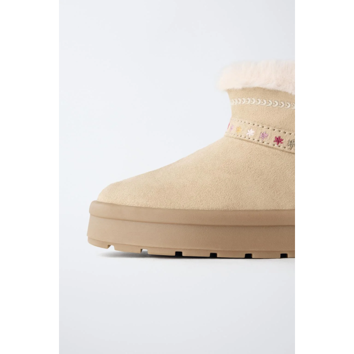 Сапоги с вышивкой