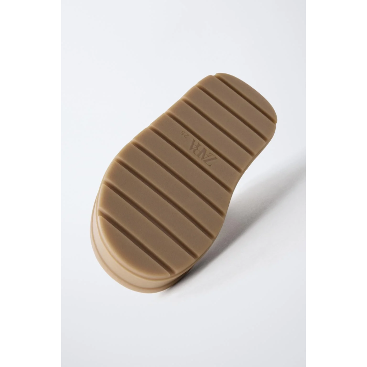 Сапоги с вышивкой