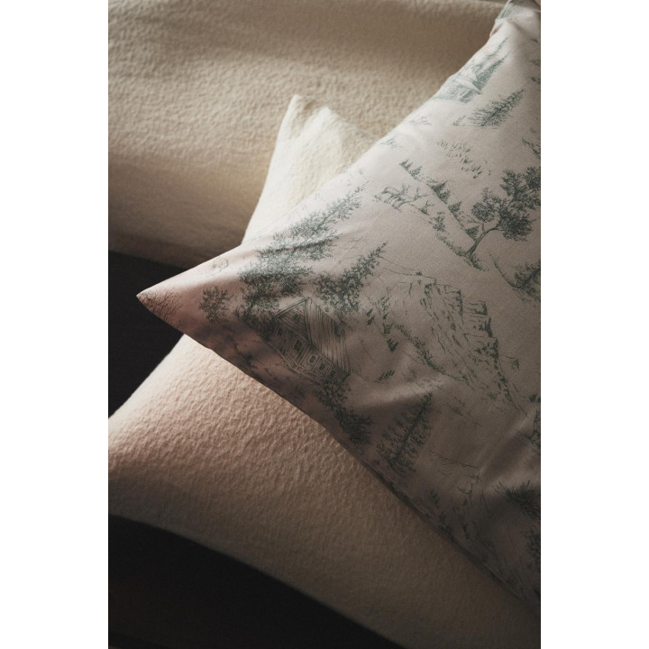 Рождественская наволочка из перкаля с рисунком toile de jouy