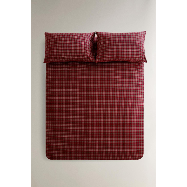 Рождественское покрывало из красной клетки фланеля