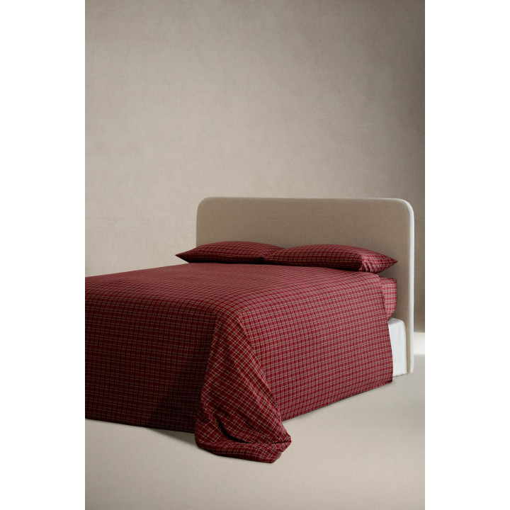 Рождественское покрывало из красной клетки фланеля