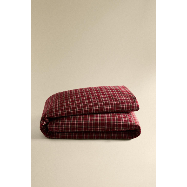 Рождественское покрывало из красной клетки фланеля