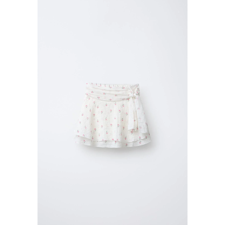 ЮБКА-ШОРТЫ С ВОЛАНАМИ И ЦВЕТОЧНЫМ ПРИНТОМ