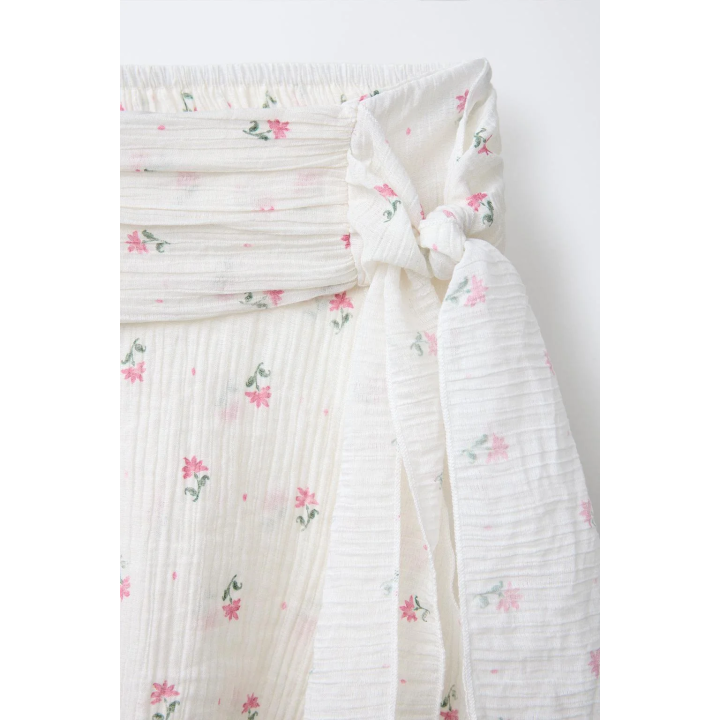 ЮБКА-ШОРТЫ С ВОЛАНАМИ И ЦВЕТОЧНЫМ ПРИНТОМ