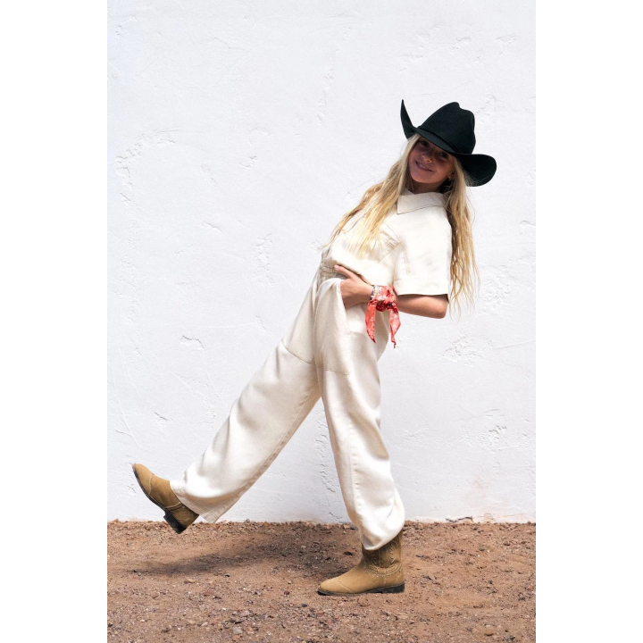 ДЛИННЫЙ СТРУЯЩИЙСЯ КОМБИНЕЗОН