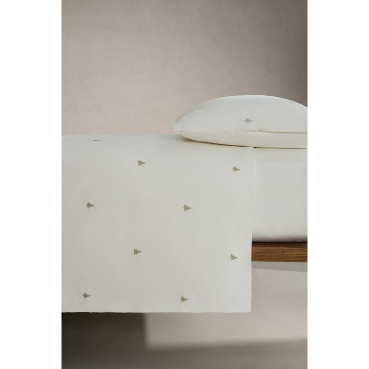 Покрывало из сатина с вышивкой рождественских елок